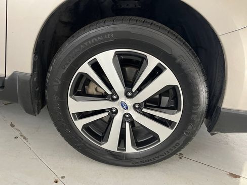 Used 2018 Subaru Outback 2.5i Limited AWD/4WD image 17