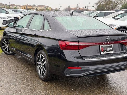 New 2026 Volkswagen Jetta SE image 9