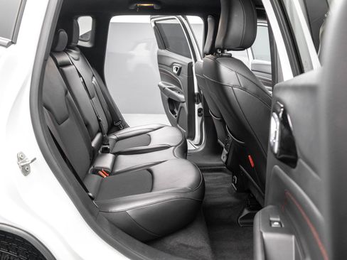 Used 2023 Jeep Compass Trailhawk w/ Trailhawk Convenience Group image 33