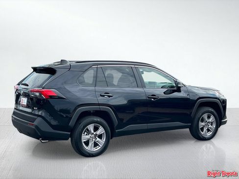 Certified 2025 Toyota RAV4 XLE FWD image 7