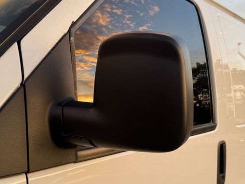 Used 2013 Chevrolet Express 2500 RWD image 27