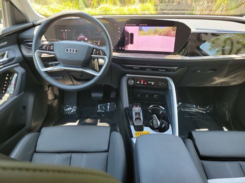 Used 2025 Audi Q5 Premium Plus w/ Premium Plus AWD/4WD image 13