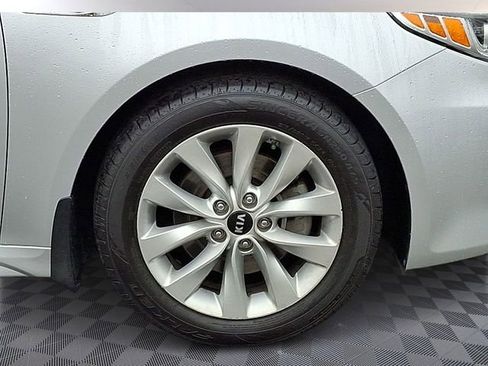 Used 2018 Kia Optima LX w/ 17" Alloy Wheels Package image 8