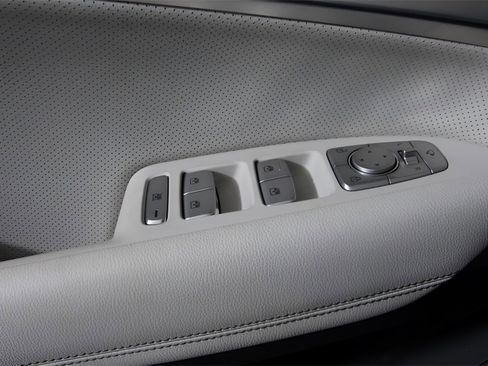 Used 2024 Genesis G70 2.5T w/ Sport Prestige Package image 12