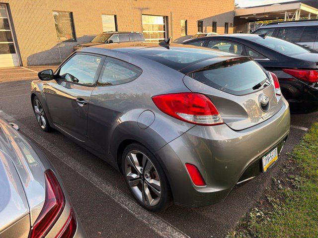 Used 2016 Hyundai Veloster w/ Option Group 03 FWD image 6