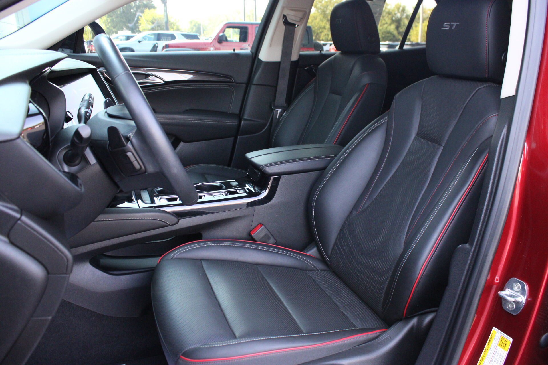 Used 2022 Buick Envision Essence w/ Sport Touring Package FWD image 14