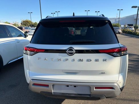 Used 2024 Nissan Pathfinder SL w/ SL Premium Package FWD image 5