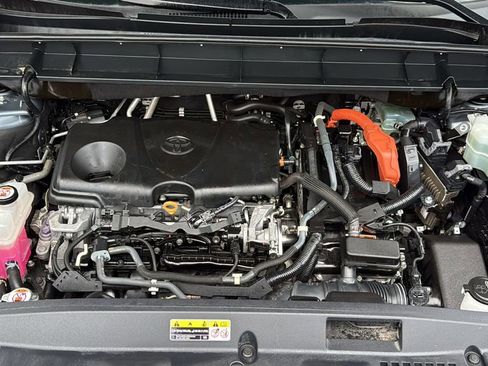 Used 2021 Toyota Highlander LE AWD/4WD image 35