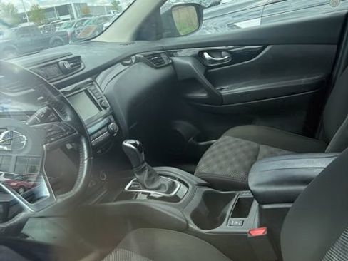 Used 2019 Nissan Rogue Sport SV w/ All-Weather Package AWD/4WD image 3