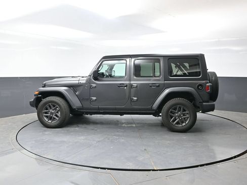Used 2025 Jeep Wrangler Unlimited Sport AWD/4WD image 10