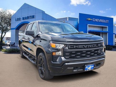 Used 2025 Chevrolet Silverado 1500 Custom RWD image 2