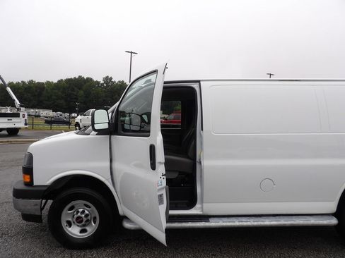 Used 2025 GMC Savana 2500 w/ Driver Convenience Package RWD image 13