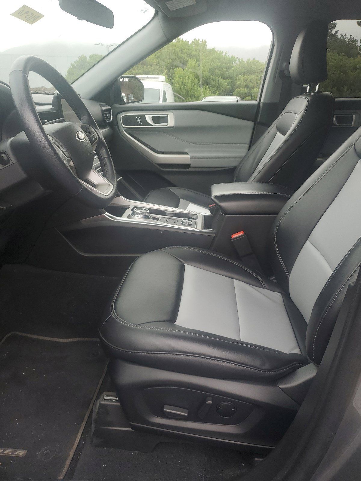 Used 2023 Ford Explorer XLT w/ Equipment Group 202A AWD/4WD image 11