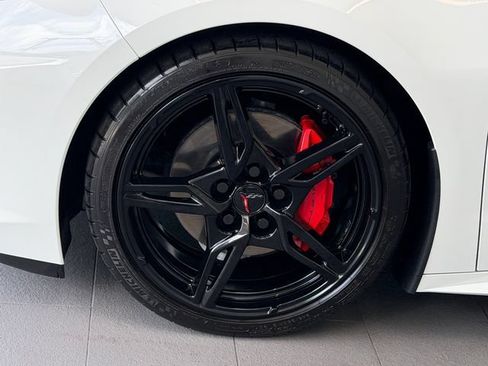 Used 2021 Chevrolet Corvette Stingray Preferred Conv w/ 2LT RWD image 4