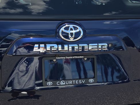 Used 2016 Toyota 4Runner SR5 RWD image 29