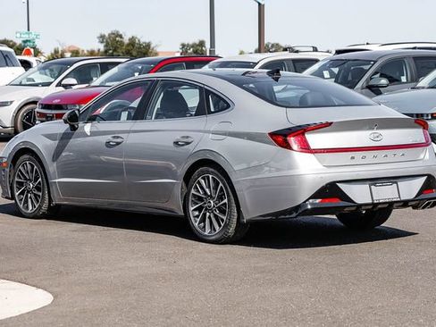 Used 2023 Hyundai Sonata Limited FWD image 2
