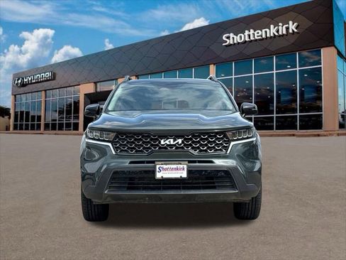 Used 2022 Kia Sorento S image 2
