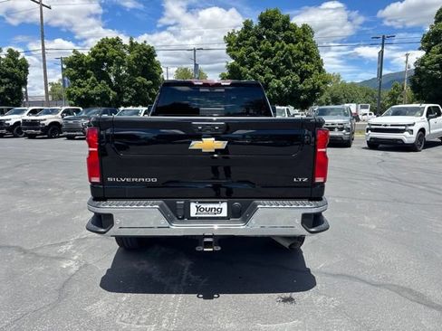 Used 2024 Chevrolet Silverado 2500 LTZ w/ LTZ Convenience Package AWD/4WD image 6