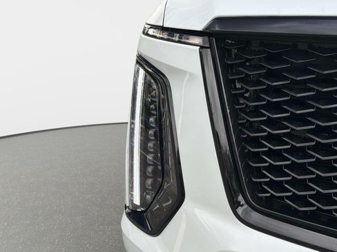 Used 2026 Cadillac Escalade Platinum Sport w/ LPO, ONYX Package AWD/4WD image 8