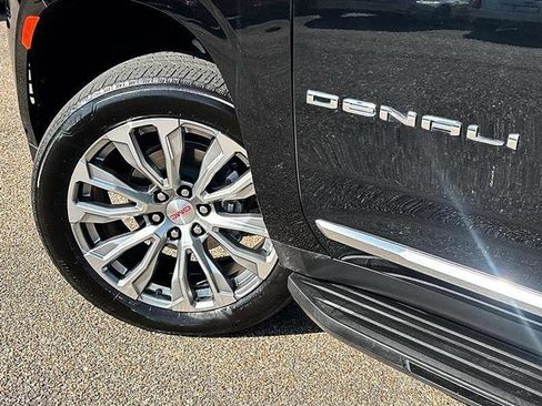Used 2024 GMC Yukon XL Denali w/ Advanced Technology Package image 78