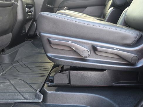 Used 2024 Chevrolet Tahoe Z71 w/ Z71 Off-Road Package image 24