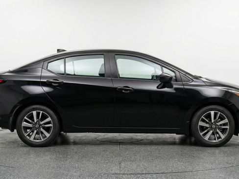 Used 2025 Nissan Versa SV FWD image 11