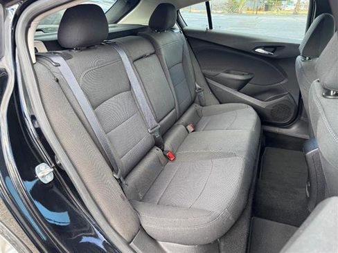 Used 2018 Chevrolet Cruze LT w/ Convenience Package image 16