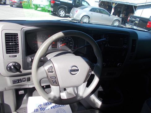 Used 2019 Nissan NV 2500 SV image 6