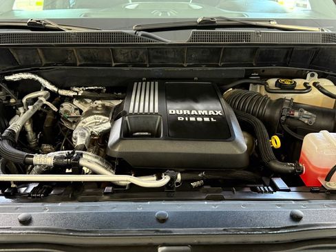 Used 2022 Chevrolet Silverado 1500 LT image 36