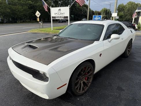 Used 2016 Dodge Challenger SRT Hellcat RWD image 3