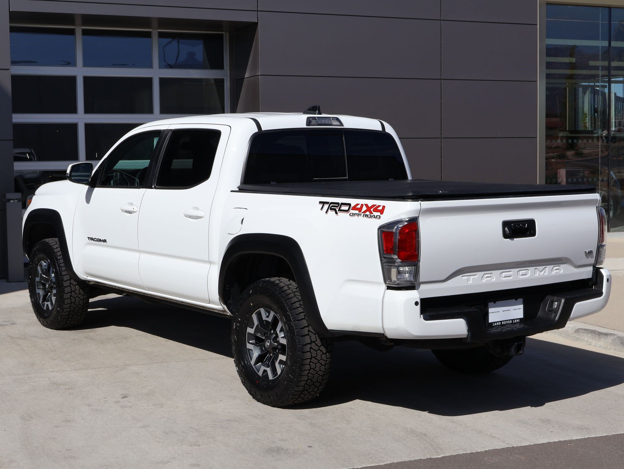 Used 2022 Toyota Tacoma TRD Off-Road w/ Technology Package AWD/4WD image 8