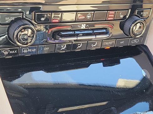 New 2023 Jeep Grand Cherokee L Limited image 12