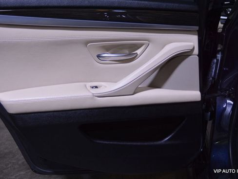 Used 2011 BMW 550i 550i image 18