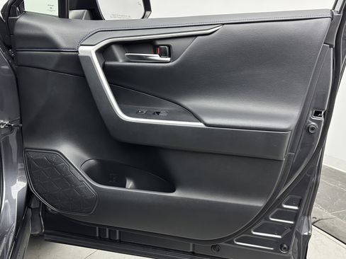 Used 2021 Toyota RAV4 XSE image 33