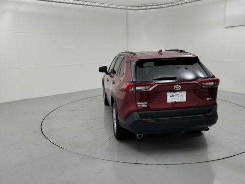 Used 2022 Toyota RAV4 XLE Premium FWD image 8