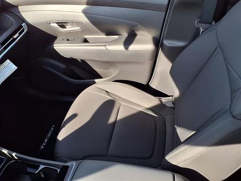 New 2025 Hyundai Tucson SE image 15