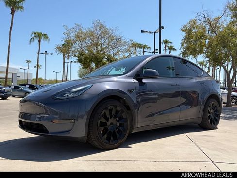 Used 2022 Tesla Model Y Long Range AWD/4WD image 2