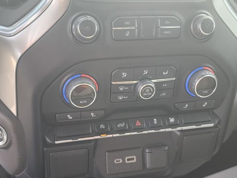 Used 2021 Chevrolet Silverado 1500 LT image 11