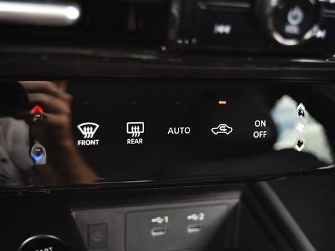 New 2025 Nissan Kicks SR image 19