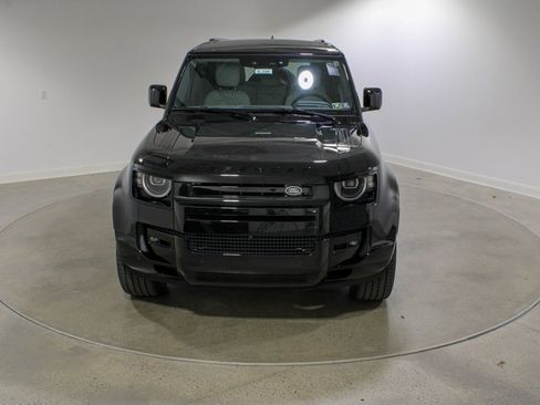 New 2026 Land Rover Defender 110 X-Dynamic SE image 8