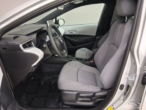 Used 2026 Toyota Corolla SE w/ SE Package image 3