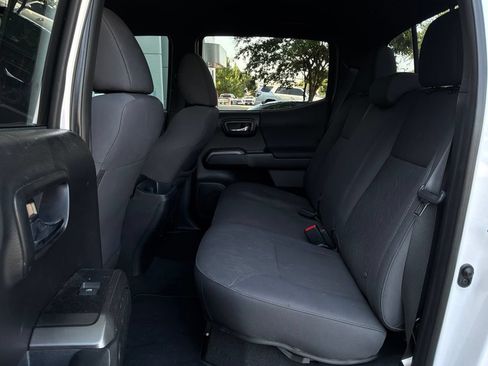 Used 2019 Toyota Tacoma TRD Sport w/ Technology Package AWD/4WD image 11