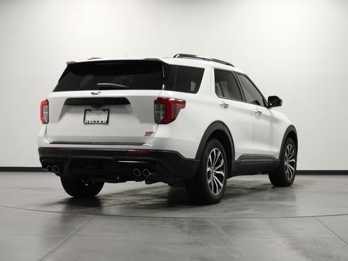 Used 2020 Ford Explorer ST w/ Premium Technology Package AWD/4WD image 4