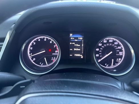 Used 2020 Toyota Camry SE FWD image 13