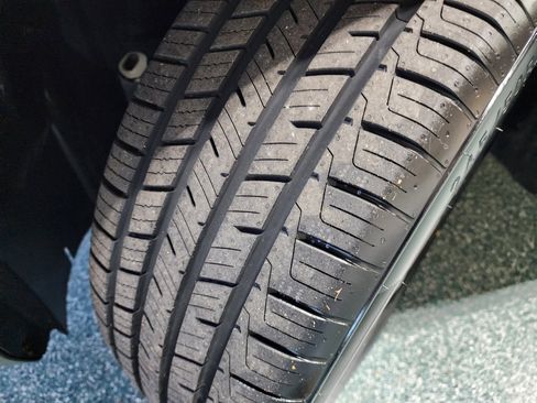 Used 2017 Ford Edge Titanium w/ Equipment Group 302A image 12