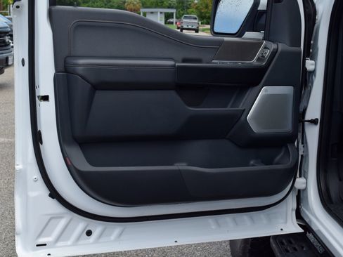 Used 2022 Ford F150 Raptor w/ Equipment Group 801A High AWD/4WD image 17