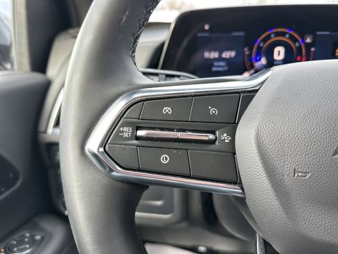 Certified 2025 Chevrolet Suburban Premier image 17