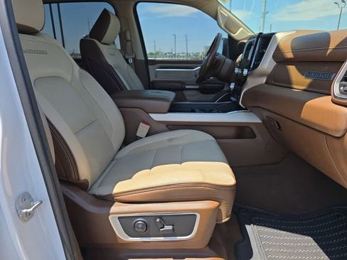 Used 2019 RAM 1500 Laramie AWD/4WD image 15