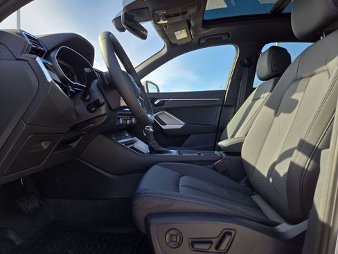 New 2025 Audi Q3 2.0T Premium image 16