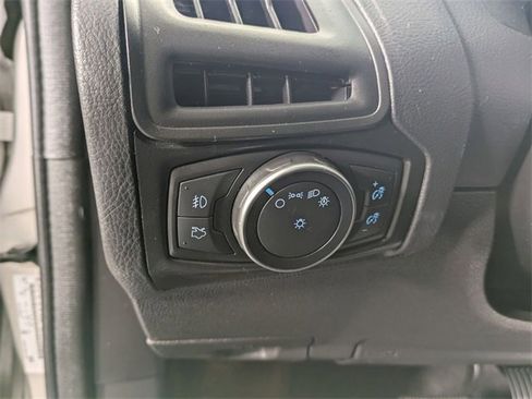 Used 2017 Ford Focus SE image 15